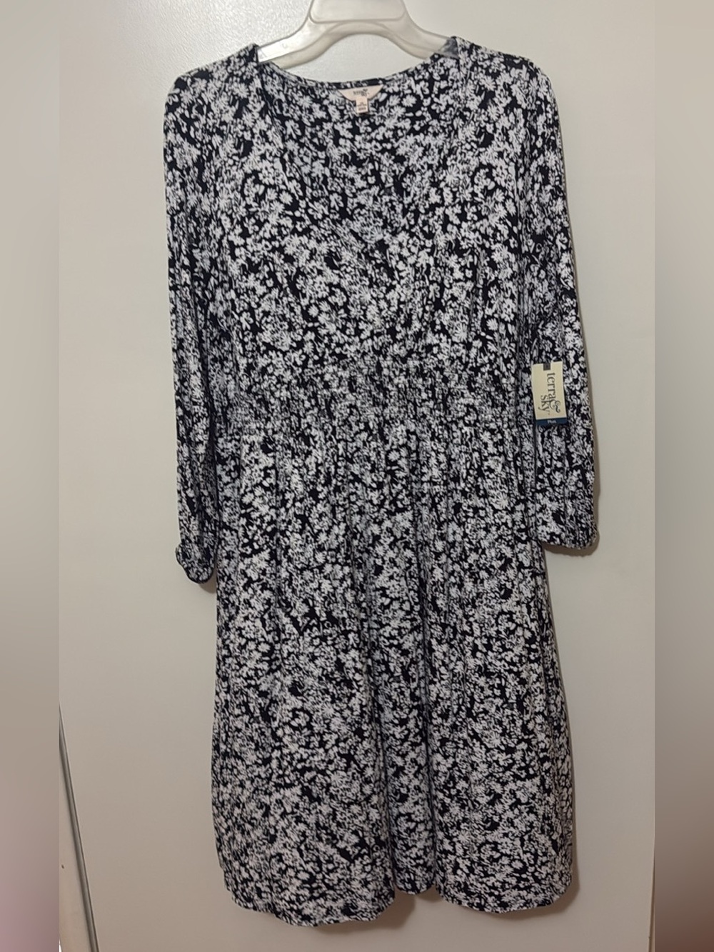 Terra and Sky black and White Floral Long-Sleeve Dress